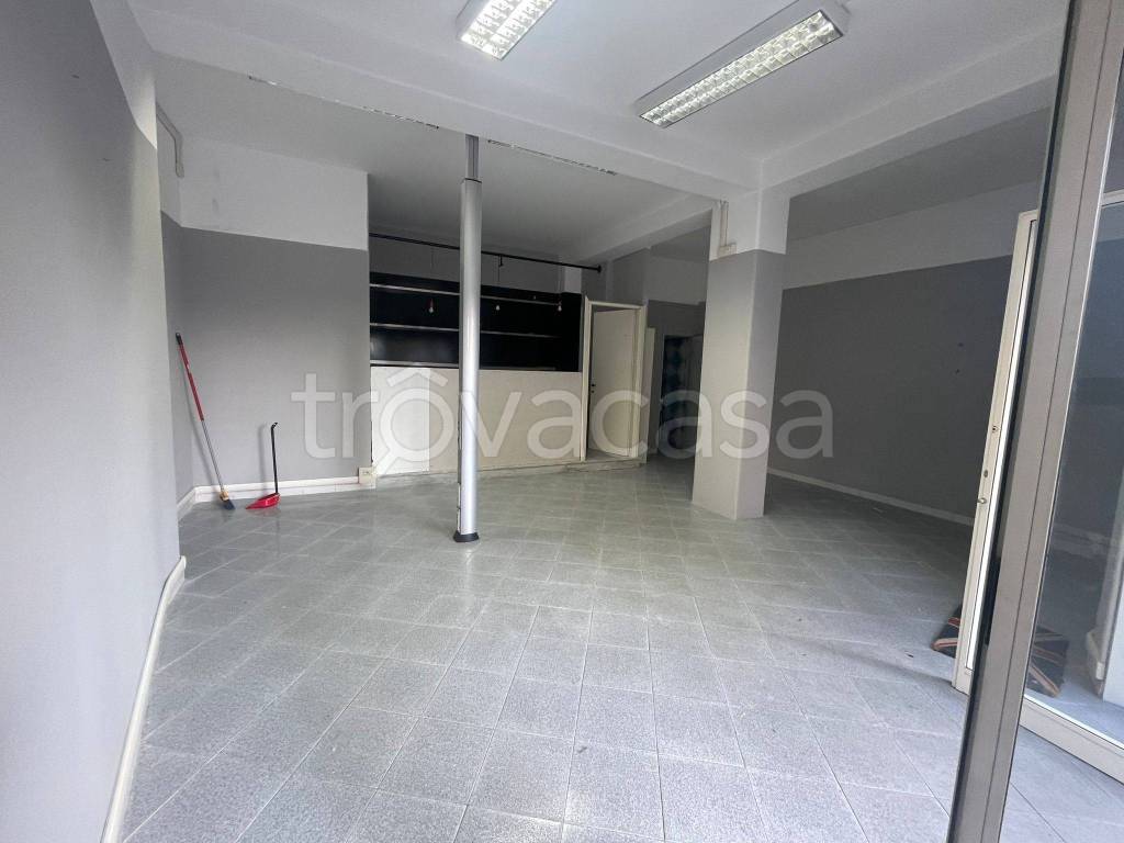 locale commerciale in affitto a Roma in zona Primavalle