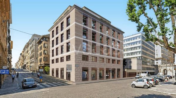 negozio in affitto a Roma in zona Rione Monti/Campitelli