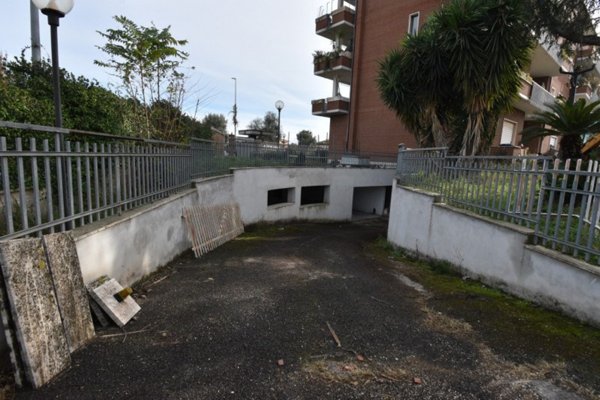 locale di sgombero in affitto a Roma in zona Primavalle