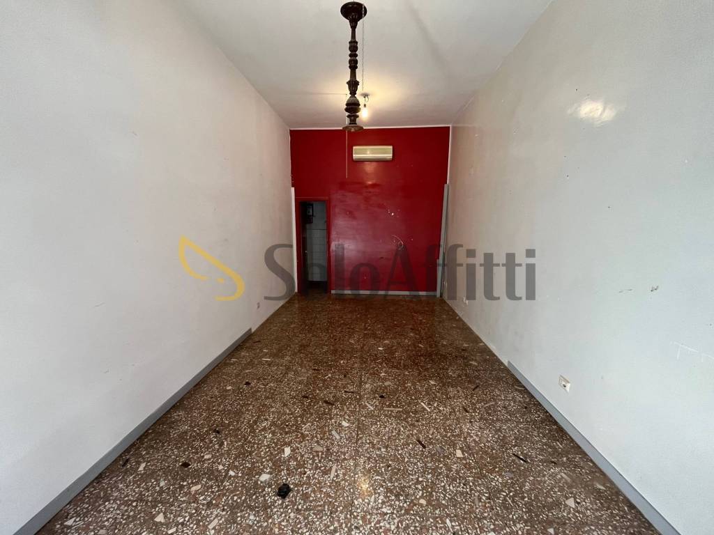 negozio in affitto a Roma