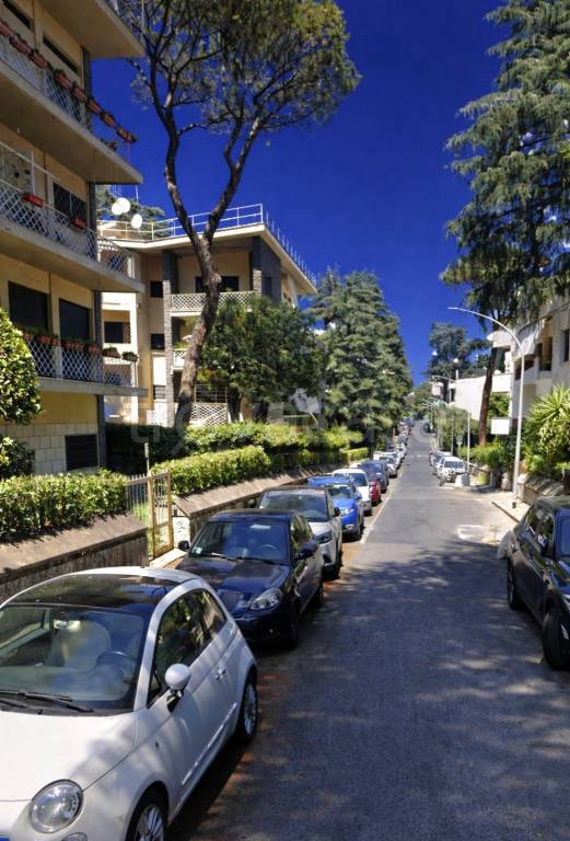 appartamento in affitto a Roma in zona EUR