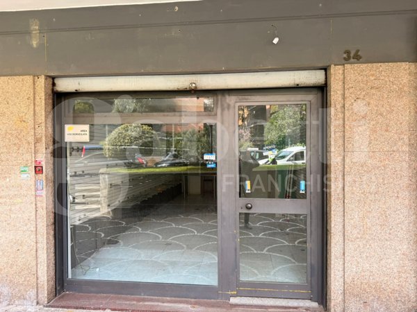 negozio in affitto a Roma in zona Vigna Murata