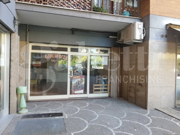 negozio in affitto a Roma in zona Vigna Murata