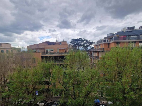 negozio in affitto a Roma