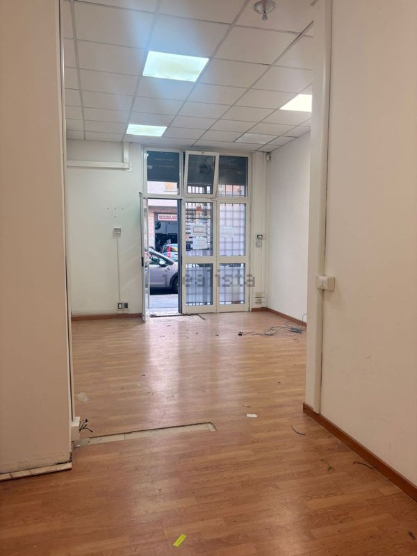 locale commerciale in affitto a Roma in zona Appio Latino