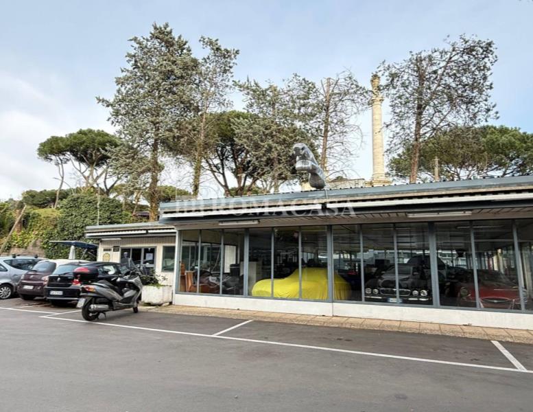 locale commerciale in affitto a Roma in zona Della Vittoria