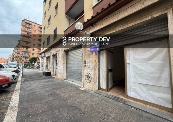 negozio in affitto a Roma in zona Tuscolano