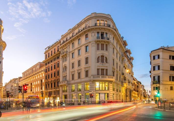 negozio in affitto a Roma in zona Trevi-Colonna