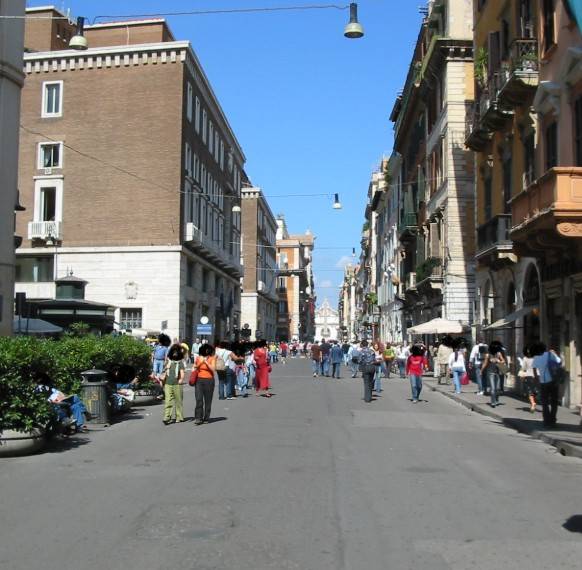 negozio in affitto a Roma in zona Campo Marzio