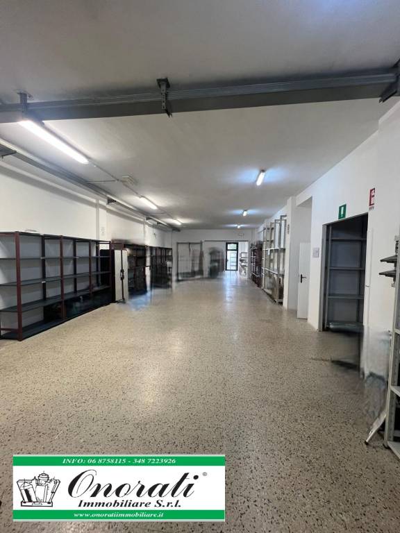 locale commerciale in affitto a Roma in zona Ponte di Nona