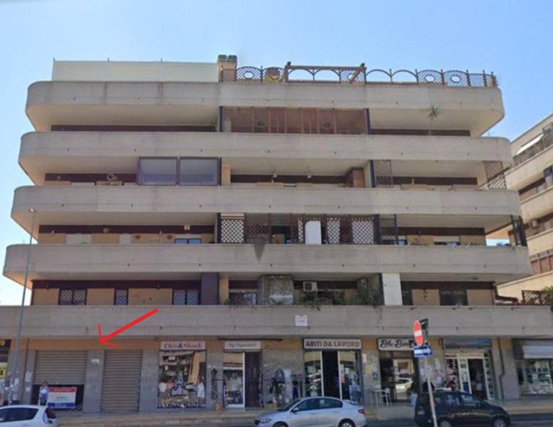 negozio in affitto a Roma in zona Ostiense