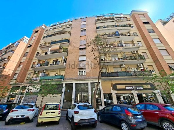 locale commerciale in affitto a Roma