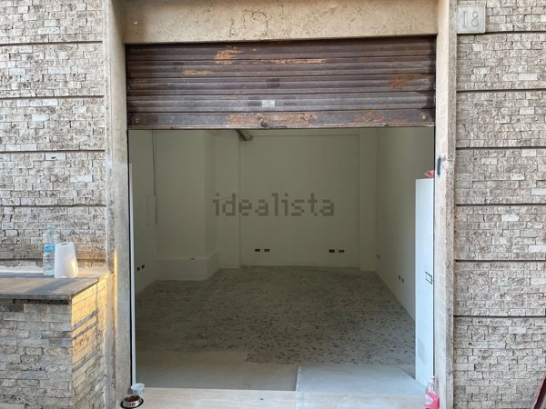 locale commerciale in affitto a Roma