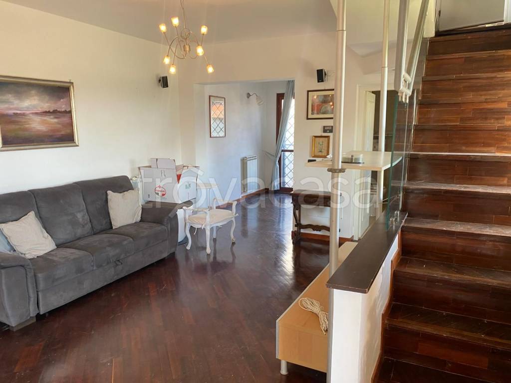 casa indipendente in affitto a Roma in zona Castel di Leva