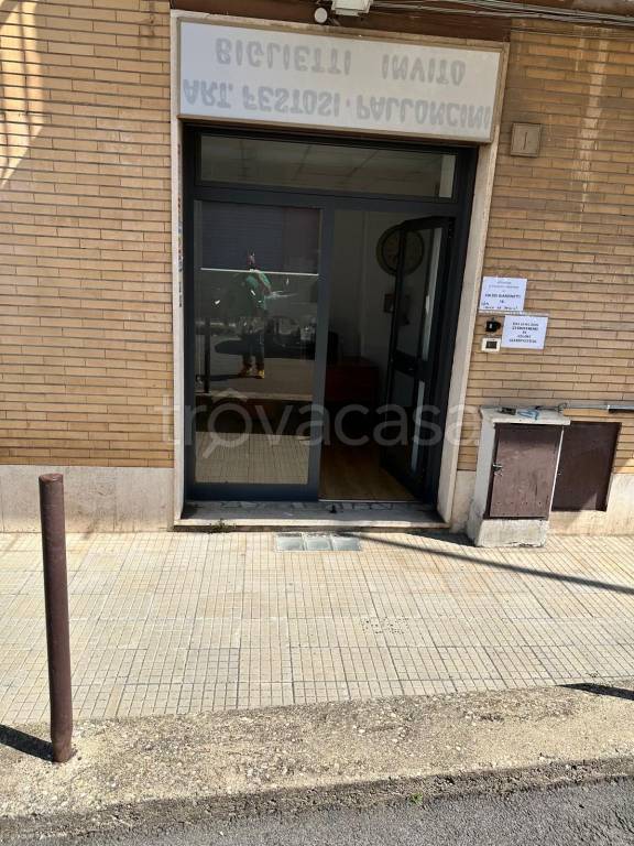 negozio in affitto a Roma