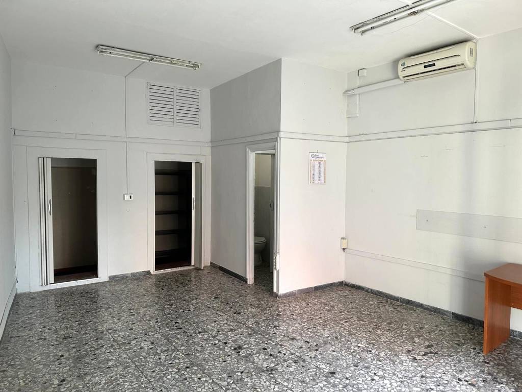 negozio in affitto a Roma in zona Ponte Mammolo