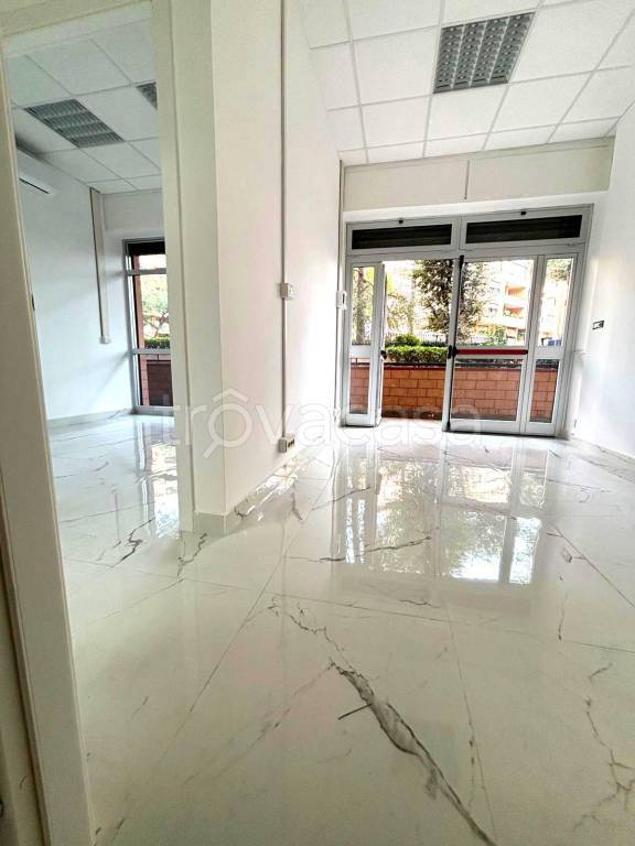 negozio in affitto a Roma in zona Ardeatino