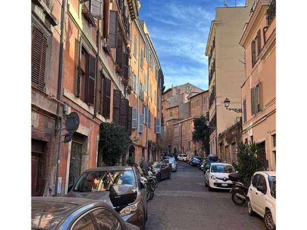 locale commerciale in affitto a Roma in zona Rione Monti/Campitelli