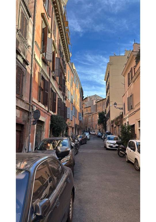locale commerciale in affitto a Roma in zona Rione Monti/Campitelli