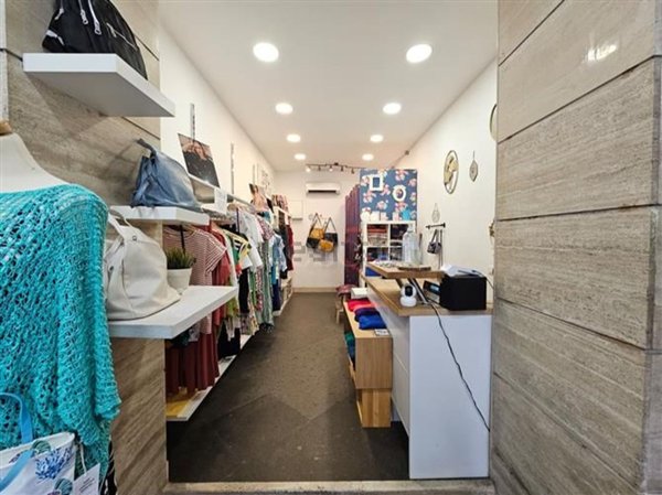 locale commerciale in affitto a Roma