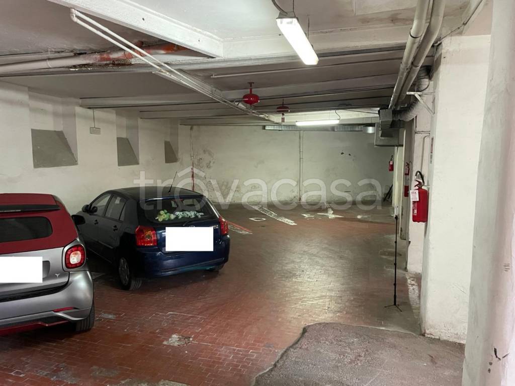 negozio in affitto a Roma in zona Appio Latino