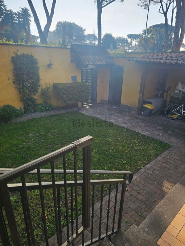 casa semindipendente in affitto a Roma in zona Infernetto
