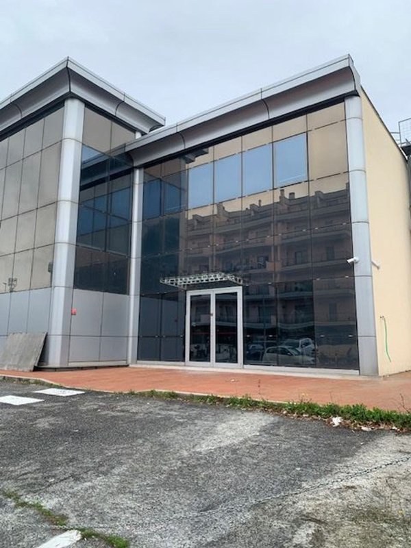 negozio in affitto a Roma in zona Romanina