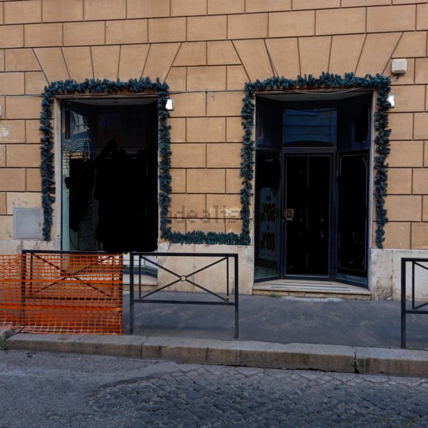 negozio in affitto a Roma in zona Rione Prati