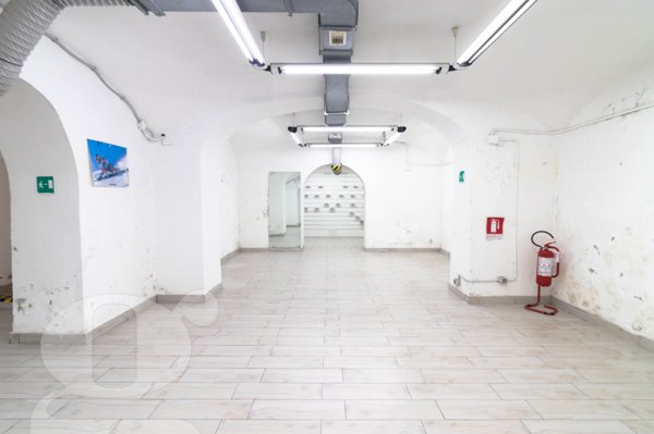 locale commerciale in affitto a Roma in zona Rione Prati