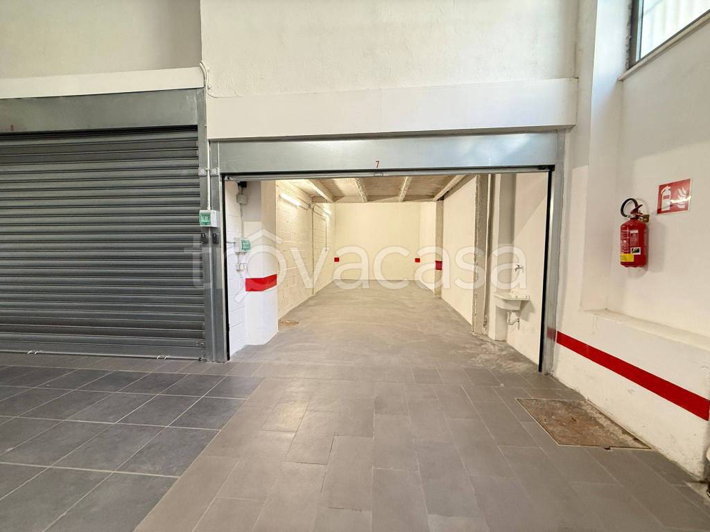 locale di sgombero in affitto a Roma in zona Gianicolense