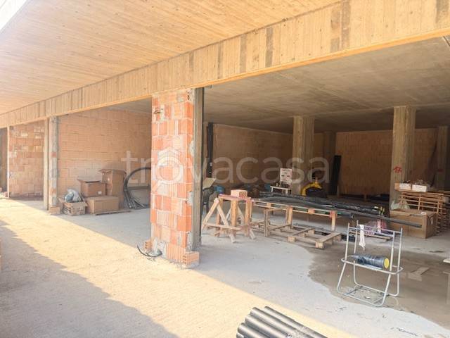 negozio in affitto a Roma in zona Ardeatino