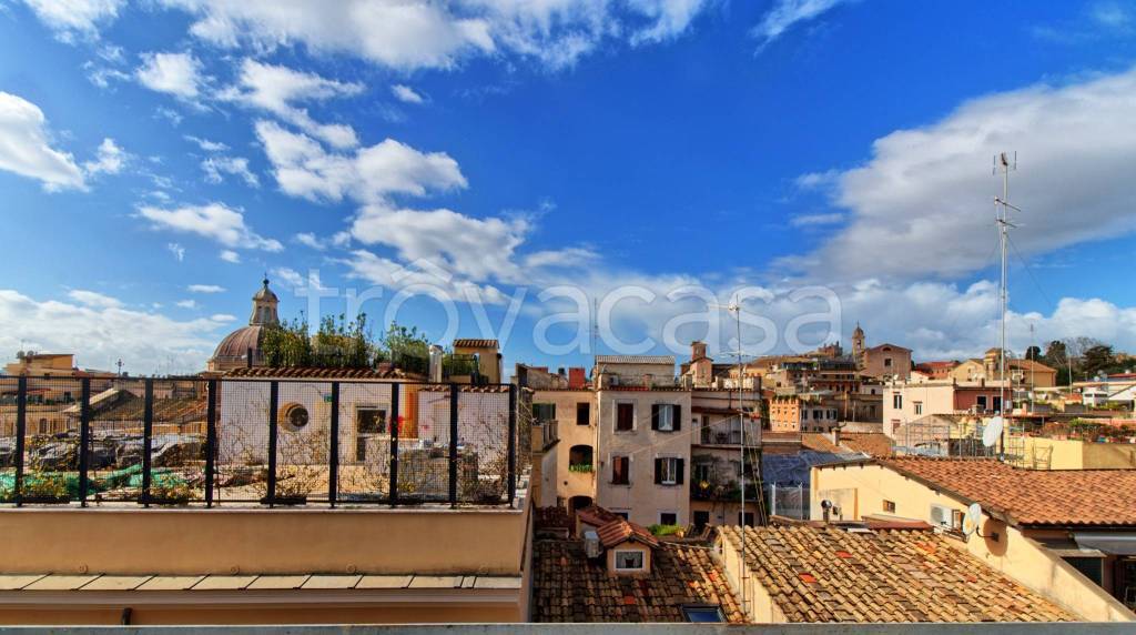 appartamento in affitto a Roma in zona Rione Monti/Campitelli