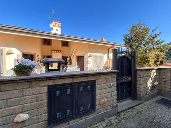 appartamento in affitto a Roma in zona Pantan Monastero