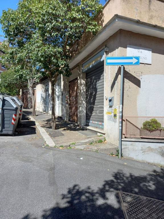 negozio in affitto a Roma