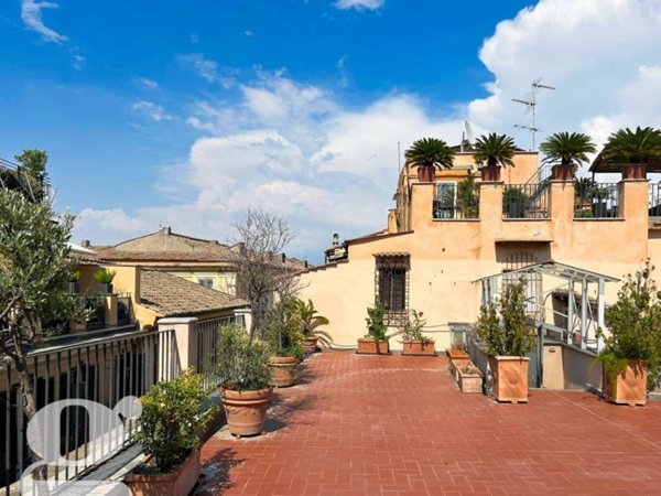 appartamento in affitto a Roma in zona Trevi-Colonna