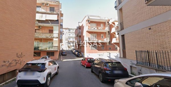 locale commerciale in affitto a Roma