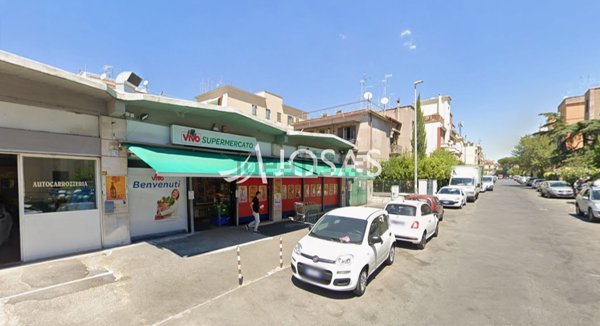 locale commerciale in affitto a Roma