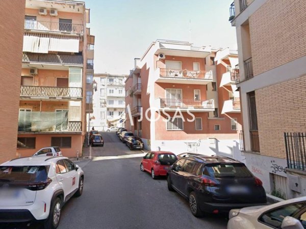 negozio in affitto a Roma