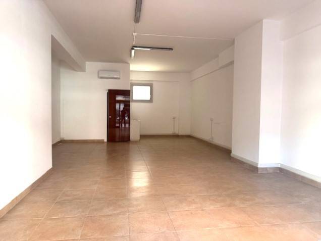 negozio in affitto a Roma in zona Appio Claudio