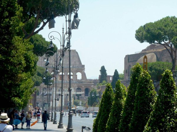 negozio in affitto a Roma in zona Celio