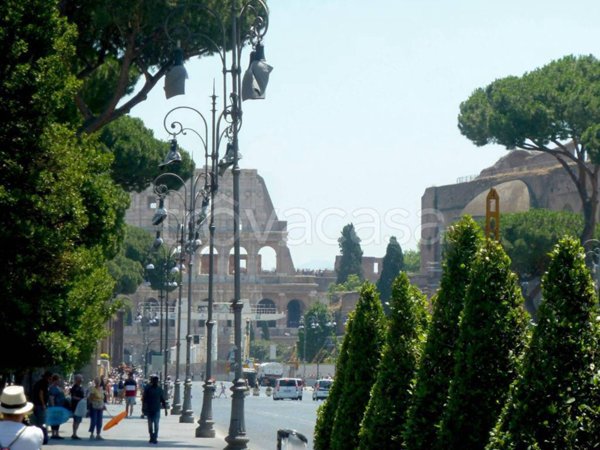 negozio in affitto a Roma in zona Celio