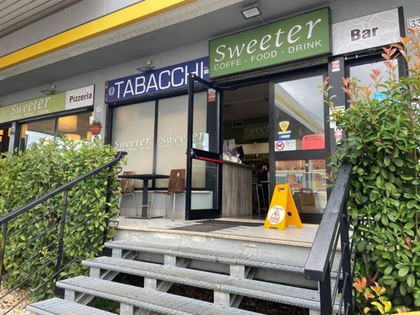 negozio in vendita a Roma in zona Romanina