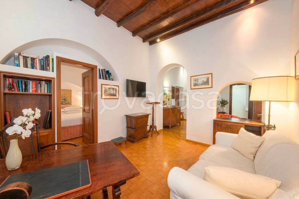 appartamento in affitto a Roma in zona Trevi-Colonna