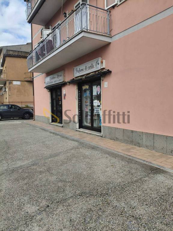 negozio in affitto a Roma in zona Osteria Nuova