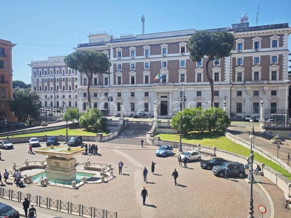 appartamento in affitto a Roma in zona Rione Monti/Campitelli