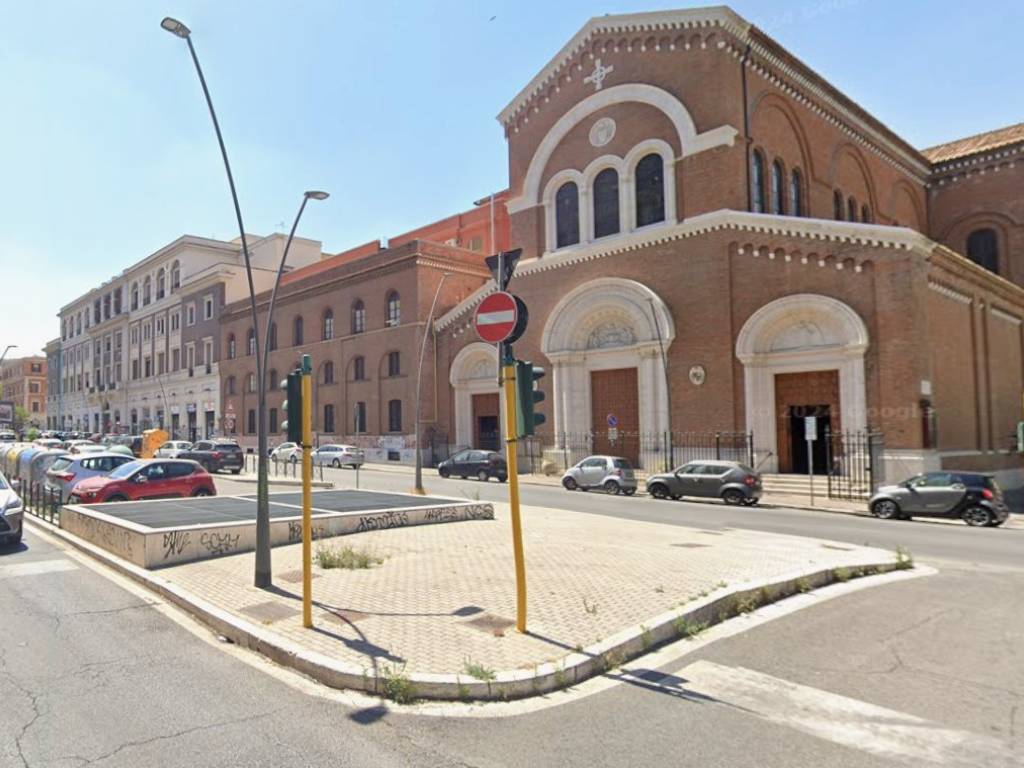 negozio in affitto a Roma