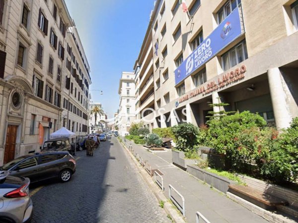 negozio in affitto a Roma in zona Centro Storico