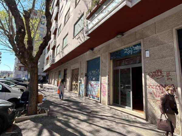 negozio in affitto a Roma