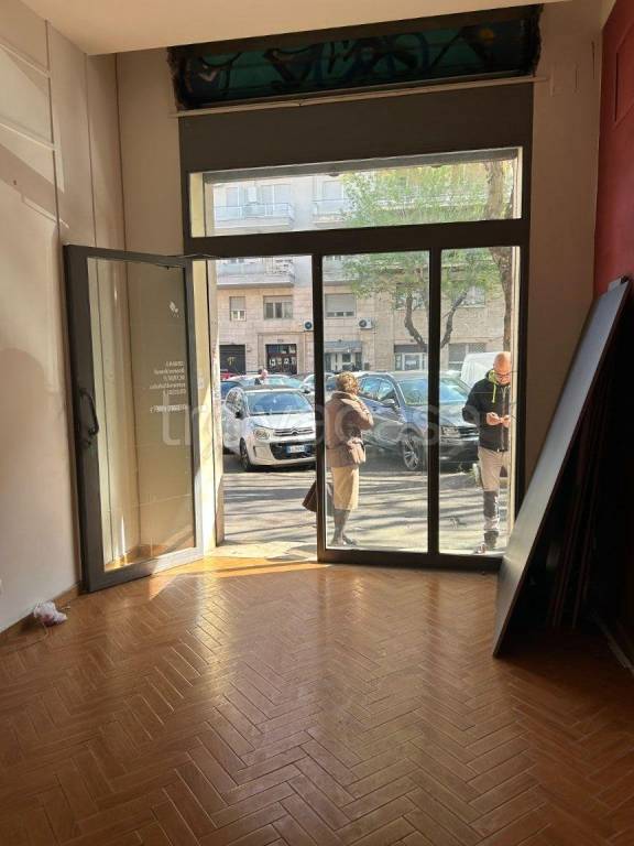 negozio in affitto a Roma