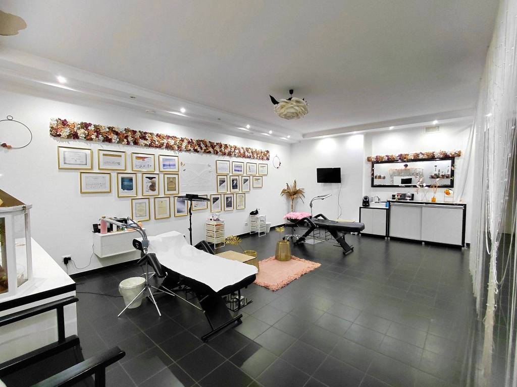 negozio in affitto a Roma in zona Ostia Antica